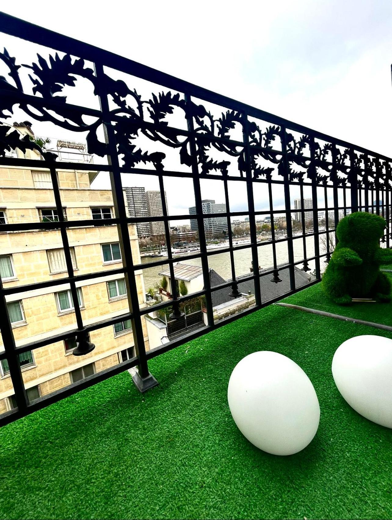 Ferienwohnung Quai De Seine Tour Eiffel Trocadero Paris Exterior foto