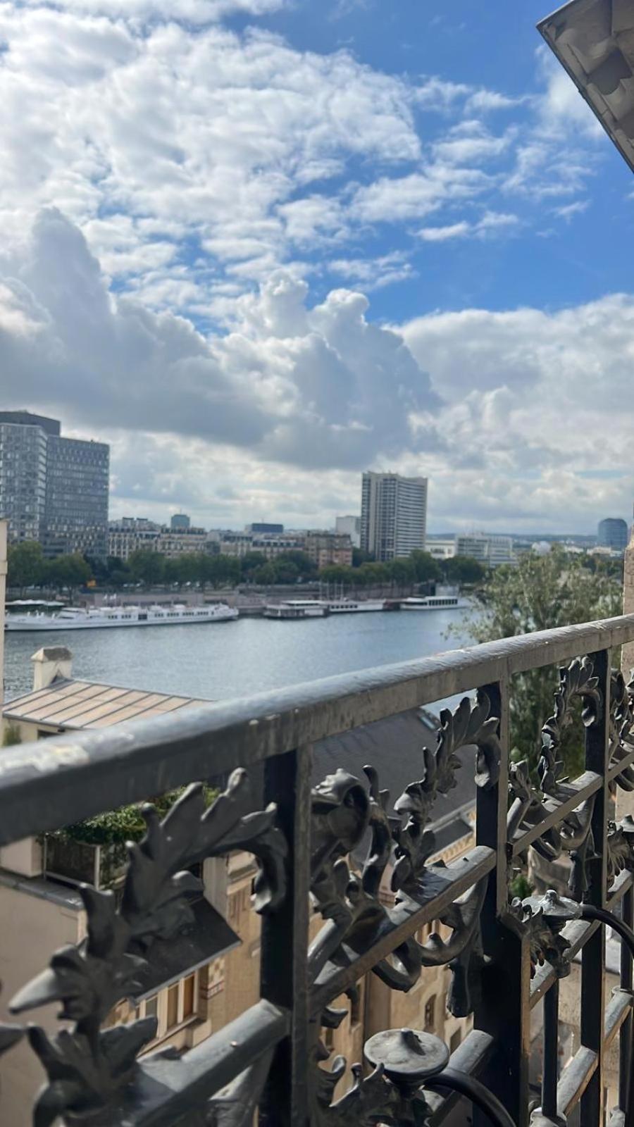 Ferienwohnung Quai De Seine Tour Eiffel Trocadero Paris Exterior foto
